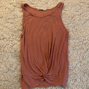 tank top size large